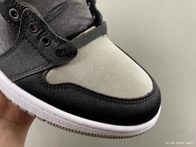 FD4810-010 High Jordan 1 Shadow Air OG WMNS Satin 0717